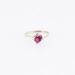 10k Yellow Gold Syntetic red gemstone ring ajr17 Size: 2.5 3