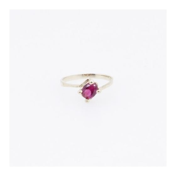 10k Yellow Gold Syntetic red gemstone ring ajr17 Size: 2.5 3